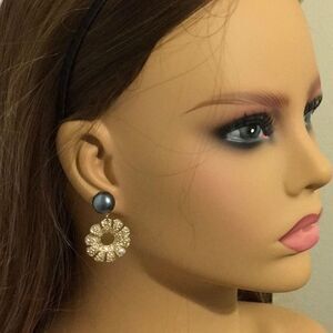 NWT Betsey Johnson pearl rhinestone earrings